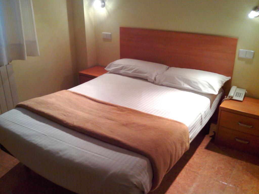 Hotel Rc Ramon Y Cajal เกว็งกา ห้อง รูปภาพ